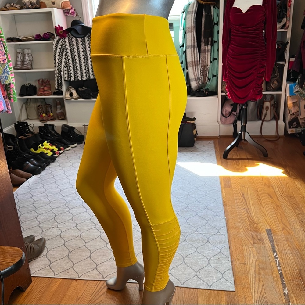 ZYIA Active Yellow Daffodil Mesh Rushed Ruffled Light N Tight Leggings Size 6-8 - Picture 6 of 9